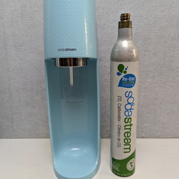 Sodastream Fizzi Blue Soda Sparkling Water Machine SPT-001 + Empty CO2 Cylinder - Picture 2 of 12